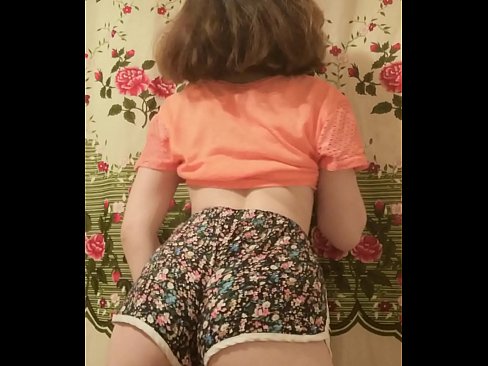 ❤️ Tânără sexy care se dezbracă de pantaloni scurți în fața camerei de filmat ☑ at us ro.tube-sexer.ru ❌