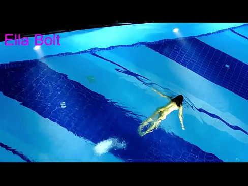 ❤️ Nu mă pot opri din privit, tânără blondă surprinsă înotând goală în piscina stațiunii ELLA BOLT ☑ at us ro.tube-sexer.ru ❌
