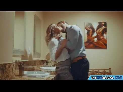 ❤️ Când o blondă cu sânii mari te seduce într-o toaletă publică ☑ at us ro.tube-sexer.ru ❌